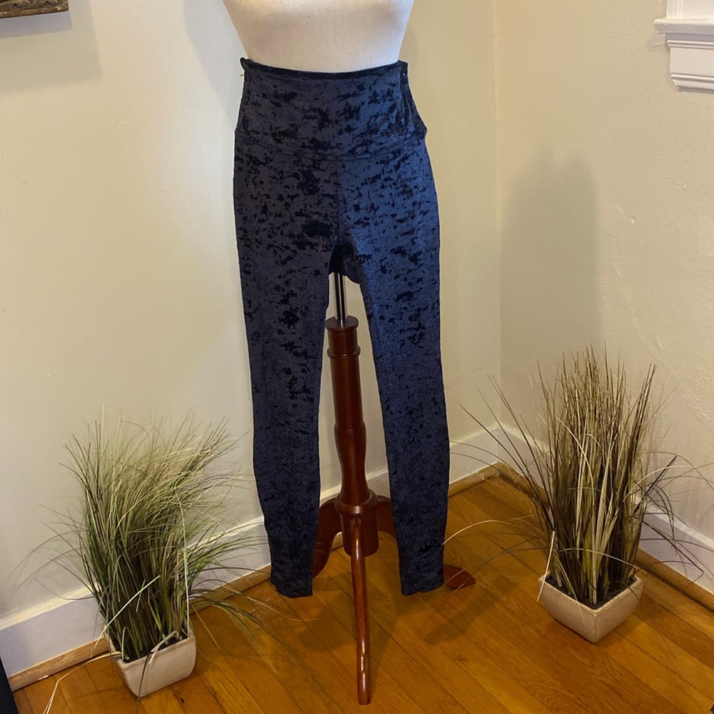 Lululemon Velvet leggings size 8